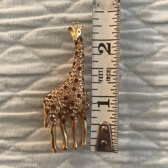 Pair Gold Tone Giraffe and Elephant Pin Brooch with Rhinestones. - Picture 6 of 10